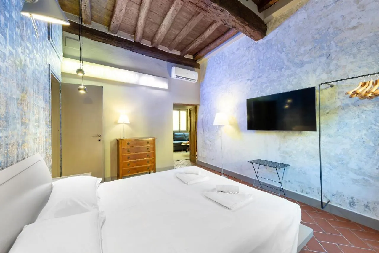 Santa Trinita Industrial Flat Apartment Florence